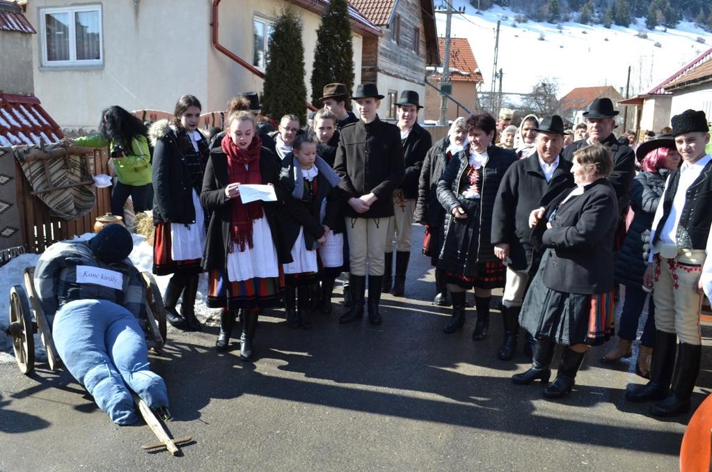 CSOPORT kép Vendégségben és itthon «A farsangbúcsúztató rendezvények sorát március 5-én zárták a helyi hagyományőrzők. 2019. március 2-án, szombaton, Csíkszentdomokos látta vendégül a XXVII.
