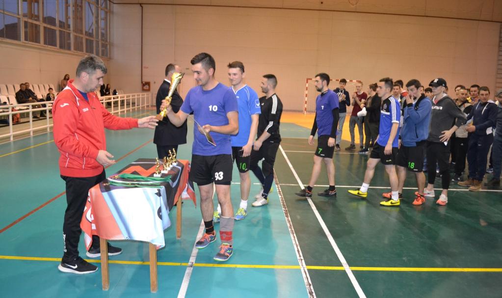 SPORT kép Korosztályok Kupája 2019 2019. március 29-31 között került megrendezésre a VIII. Korosztályok Kupája, amelyen helyi csapatok vettek részt, különböző korcsoportok alapján tömörödve.