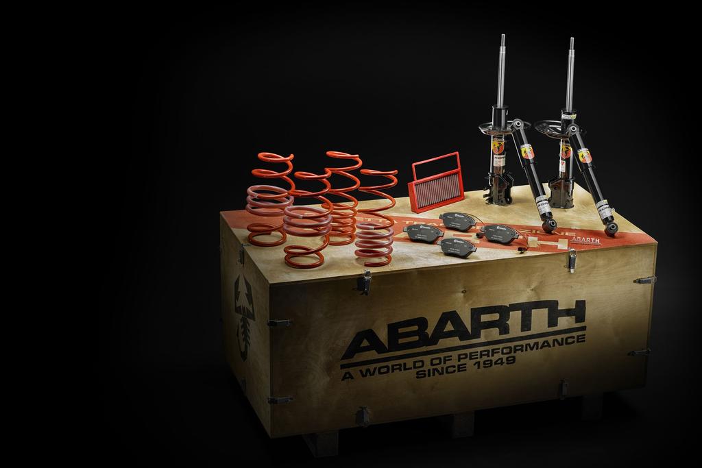 TELJESÍTMÉNYFOKOZÓ KÉSZLETEK Bővebb információkért érdeklődjön az Abarth forgalmazójától. Tolja ki autója határait az Ön által elérni kívánt maximális szintig.