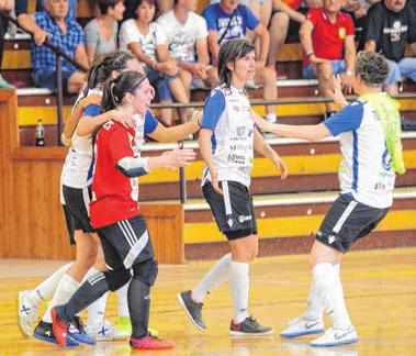 A harmadik helyért a megyei rivális Szekszárd csapatával mérkőztek. A szintén két győzelemig tartó párharcot a megyeszékhely csapata nyerte 2-0-ra, így a tolnaiak idén érem nélkül maradtak.