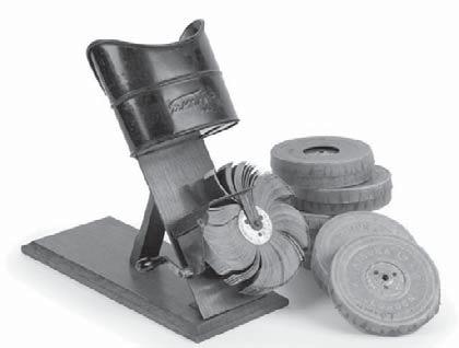 Sakktáblaminta 3 MK2 Peti egy 54 cm 35 cm-es falfelületet szeretne fekete-fehér sakktáblamintásra festeni.