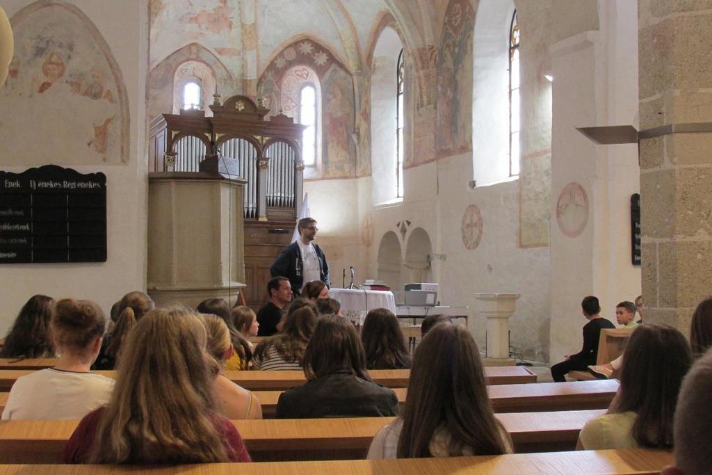 Somorján a nevezetes református templomban előadást hallgattunk