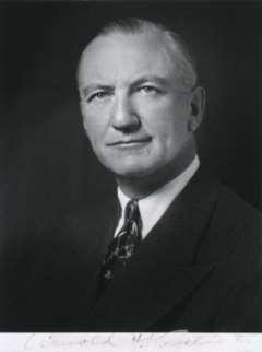 Dr. Arnold Henry Kegel 1894-1981 1916-University of Illinois- sebész 1930 - Chicago, 1935- Los Angeles, Kalifornia 1948 - adjunktus a Californiai Keck School of Medicine USC.
