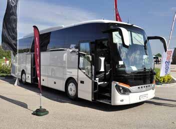 -nek határidő előtt ötven Mercedes-Benz Conecto alacsonypadlós szóló autóbuszt, valamint Mercedes-Benz Conecto csuklós buszokat Debrecen városának, amelyeknek a készre szerelését végezte.
