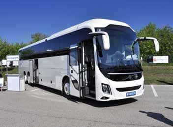 VDL Futura FHD2 Volvo 9700 Superior ZF TraXon ZF EcoLife méteres a csomagtere, utastere pedig 59+1+1 üléssel felszerelt.