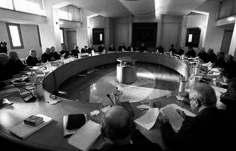 10 N o t e d a l Va t i c a n o Voce di Popolo Inaccettabili e pericolose le unioni di fatto [ Lucio Salvatore ] NOTA DELLA CONFERENZA EPISCOPALE ITALIANA SULLA FAMIGLIA È stata pubblicata, lo scorso