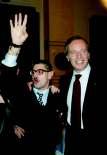 Costanzo Mastrangelo, presidente dell AS. SO.RI., domenica 1 aprile, a premiare con una targa commemorativa e il libro presentato per l occasione, quasi cento ospiti della serata di gala.