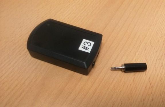 Az akkumulátor töltési ideje 8 óra és egy töltéssel 100 mérést képes elvégezni. Hosszabb ideig fennálló hőingerek esetén ez a szám kisebb.