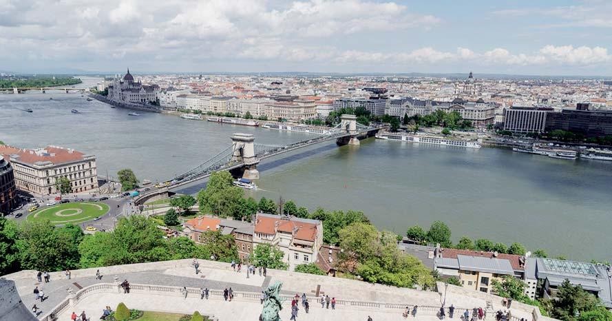 A díj hat döntősének Asztalos Zsolt, Ember Sári, Erdei Krisztina, Kútvölgyi-Szabó Áron, Molnár Zsolt és Tranker Kata munkái a Ludwig Múzeum Westkunst- Ostkunst című gyűjteményes Fotó: Péter Csaba