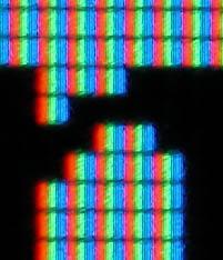 Képpont-elrendezések módozatai és al-pixeles képalkotás többcsatornás színalkotó rendszerekhez RGB-sáv Technológiailag a legegyszerűbb