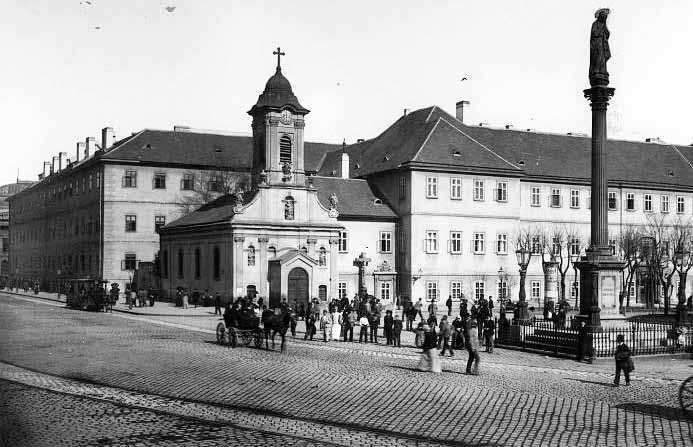 Meglepett az a tény, hogy az én szótáramban szerepl vakbélgyulladás elnevezés helytelen, hiszen nem a vakbél, hanem féregnyúlványának (appendix) megbetegedésér l van szó.