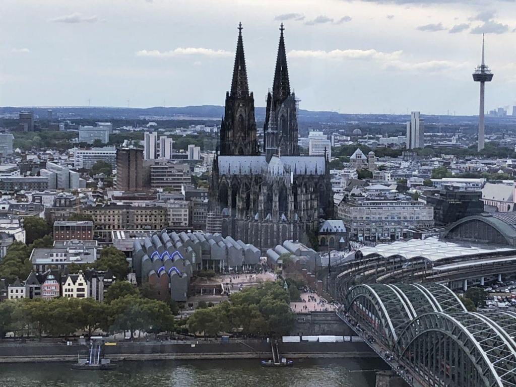 Beszámoló University of Cologne CEMS-es hallgatóként az első félévemet (2018/2019/1) Németországban, a Kölni Egyetemen töltöttem a Campus Mundi Ösztöndíj támogatásával.