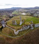 Vulkanikus eredetű hegység, legmagasabb csúcsa a 938 méter magas Csóványos. Éghajlata kifejezetten hegyvidéki jellegű, az évi középhőmérséklet 9-9,5 Celsius fok.
