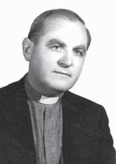 A harangok érte szóltak Immár 20 éve, 1993. május elseje kora hajnalán földi életének utolsó percei is leperegtek els plébánosunk, Juhász István érseki tanácsos homokóráján.