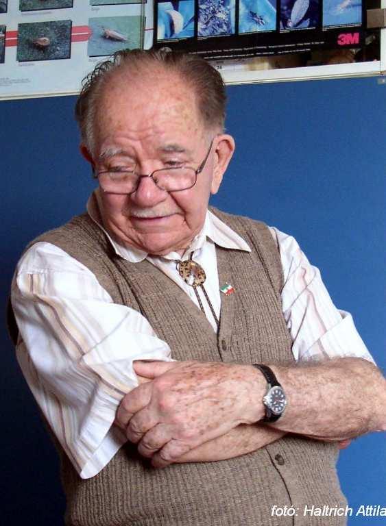 Rovarász kortársaink, elődeink Kosztarab Mihály 90 éves Miska vagy Misu bátyámat, ahogy levelezésünkben szoktam szólítani, 28 éve ismertem meg a Rovartani Tanszéken.