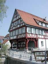 Jahrhundert stammen, der Jakobusbrunnen am Jakobus-Pilgerweg sowie die historische Kelter.