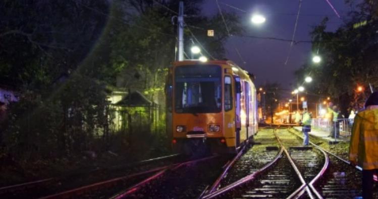 irányban álló váltót villamos úton, az ún. szánszerkezetnél egyenes állásba átállította.