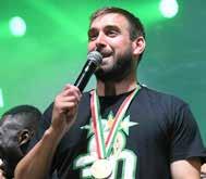 SPORT FERENCVÁROS 11 Újra a csúcson a női labdarúgók Két rosszul sikerült finálé után ismét belépett az aranykapun a Ferencváros női labdarúgócsapata.
