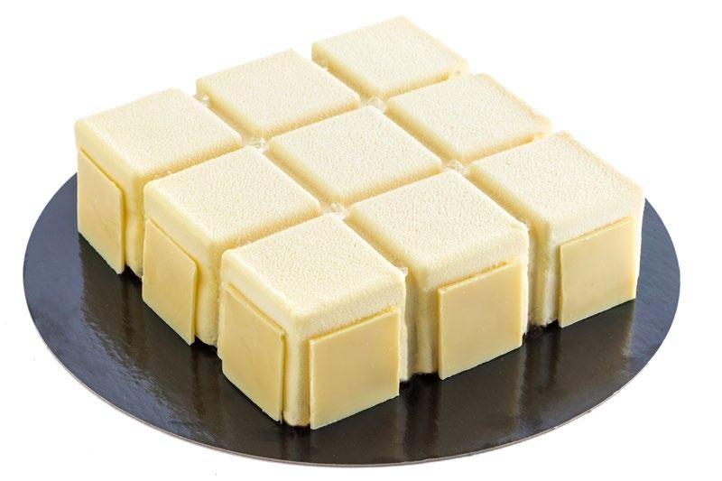 ALMÁS-DIÓS- TOKAJI ASZÚS TORTA A 21. századi francia cukrásztrendek alapján készült új stílusú, a magyar ízvilágot bemutató tortakülönlegesség.