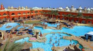 15 perc autóútra, Hurghada központjától kb. 20 percre található. A tengerpartra shuttle buszokkal könnyedén lejuthatnak a vendégek.