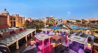 A hotel a hurghadai nemzetközi repülőtértől kb. 15 perc autóútra, Hurghada központjától kb. 20 percre található. A tengerpartra shuttle buszokkal könnyedén lejuthatnak a vendégek.