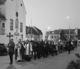 2 Nem éltünk tétlenül Apostol kat: hétközben egy szép új, keleti egyházi énekkel, hétvégeken pedig a Lorettói litániával, aminek itt a templomunkban sok évtizedes hagyománya van.