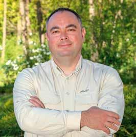 BEKÖSZÖNTŐ 03 Mihalovics Tamás CLAAS Gépüzletág igazgatóhelyettes KEDVES OLVASÓK, TISZTELT PARTNEREINK!