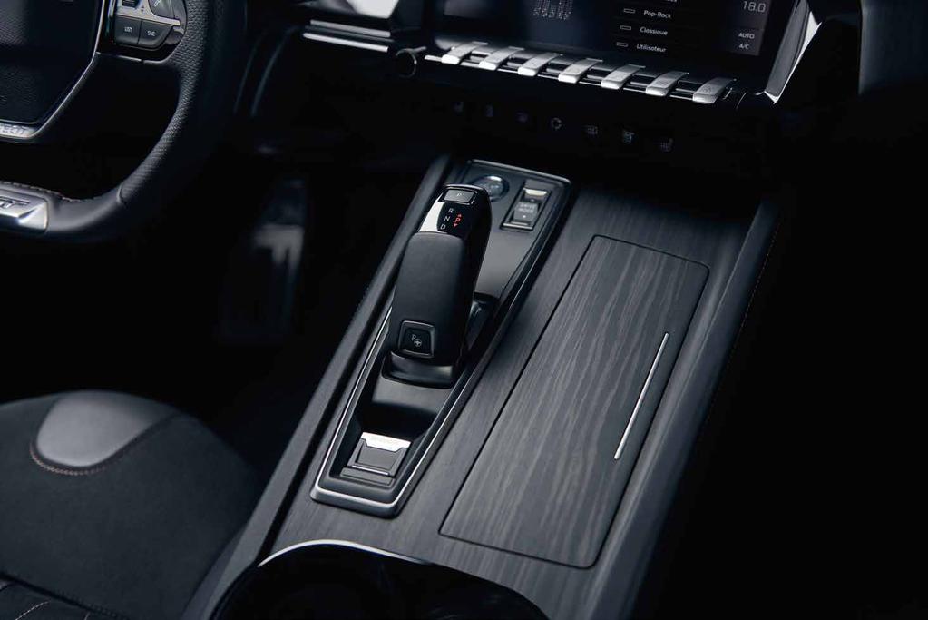 HATÉKONY MOTOROK Az új PEUGEOT 508 SW a legszigorúbb normának megfelelő, legújabb generációs PureTech és BlueHDi motorokkal kerül forgalomba.