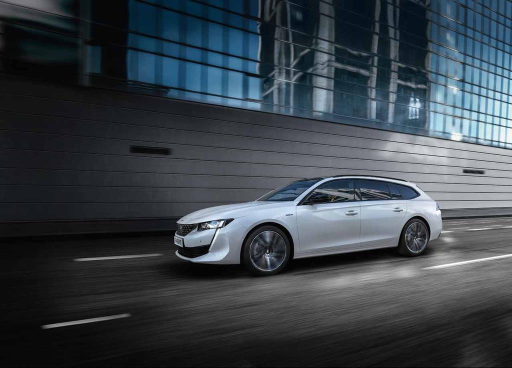 ÚJ PEUGEOT 508 SW GT LINE IGAZI NAGYRAGADOZÓ Egyetlen pillantás is elég, hogy magával ragadja az új PEUGEOT 508 SW GT LINE igazi nagyvadat sejtető ereje és kisugárzása: az egyedi design, az atletikus