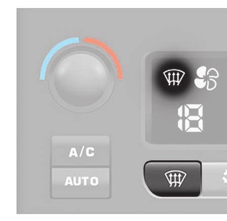 Ergonómia és kényelem Jég- és páramentesítés Manuális üzemmód Automatikus mód: láthatósági program A komfort program (AUTO) elképzelhető, hogy nem elégséges az ablakok gyors pára- és