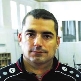 Érdekesség, hogy a lányok kint nem tudnak a magyar klub neve alatt versenyezni, mert ahhoz Keszei Ádámnak, az itthoni edzőnek is