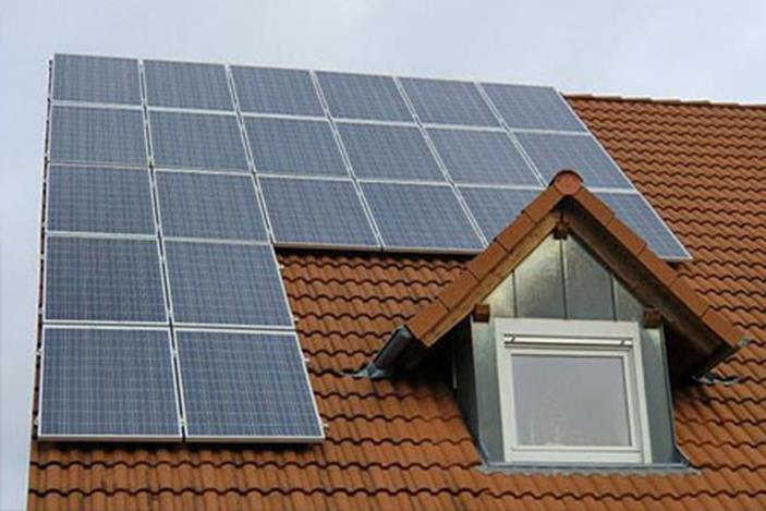 nincs benne (5) AC/DC túlfeszültség és túláram védelem (6) Inverter-3 fázisú (Fronius, 10 év garancia) (7) Teljesítmény optimalizáló Hazai beszállítás: