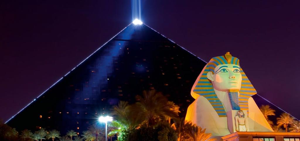 Luxor Las Vegas A látványos, 30 emeletes Luxor Las Vegas egy 11 000 m 2 -es üdülőközpont, amely elhozza az ókori Egyiptom csodáit az ultramodern