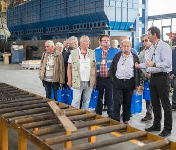 technológia. Esettanulmányok alapján szó esett az előregyártott betonelemek statikai kérdéseiről és a gazdaságossági szempontokról is.