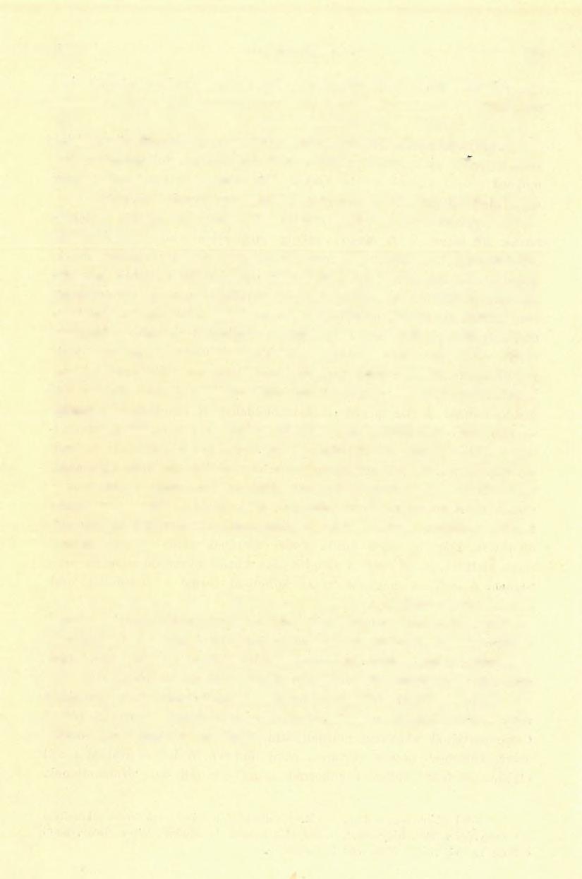 1 96 GÜLL VILMOS ( 10) A laposokban lápi föld van, erősen humuszos, sötétszürke vagy egészen fekete homok alakjában, mely legtöbbször nagyon elagyagosodott és kisebb-nagyobb mértékben mésztartalmú.