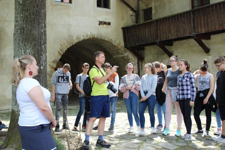 Következő úticélunk Vöröskolostor: az ősi kolostor a karthauziaknak épült 1319-ben, a Berzeviczy család őse, Kakas fia Rikolf alapította a Dunajec