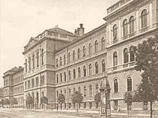 2019. április GYÓGYSZERÉSZET 1 Gyógyszerészet 63. 1-7. 2019. Emlékezés a 100 évvel ezelőtti eseményekre, melyeknek gyógyszerészeti vonatkozásai is vannak Péter H.
