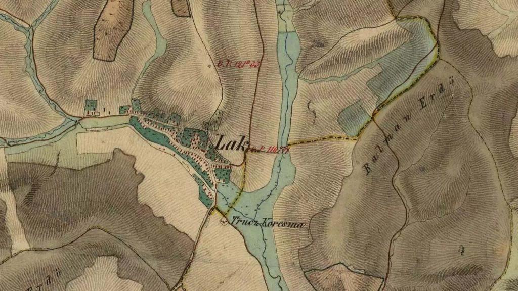 1790-től 1795-ig építették az új református templomot a település központjában, de 1805-ben (56 házzal együtt) leégett. A felújítás után 1806-ban szentelték fel újra.
