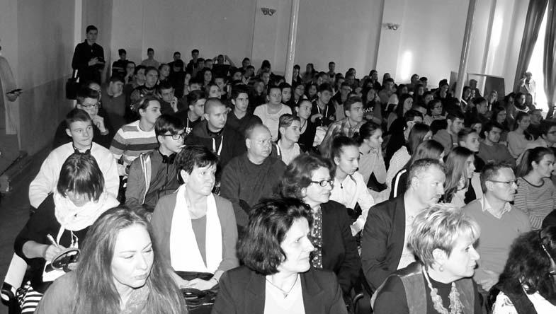 tanulója vett részt az ipolysági városházán megrendezett kortárs-konferencián.