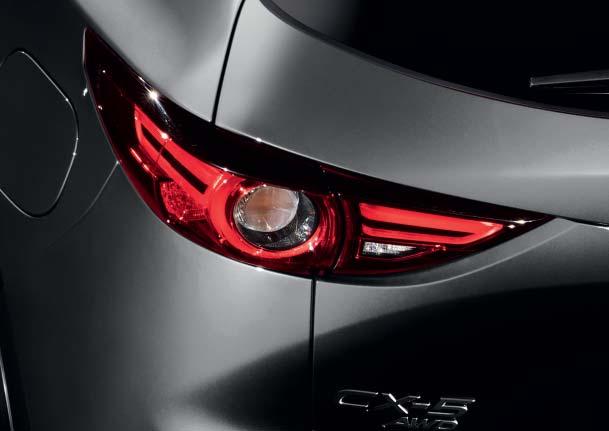 VALÓDI VEZETÉSI ÉLMÉNY TELJESEN LED-ES FÉNYSZÓRÓK A Mazda CX-5, amelynek a legapróbb részleteit is nagy gonddal tervezték meg és