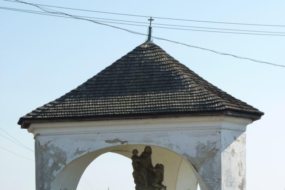 Sorszám: 1. A védendő objektum megnevezése: Nepomuki Szent János szobor ésvédőépítménye körüli terület Vizsgálat ideje: Címe: Helyrajzi száma: Javasolt védelem: 2002. augusztus külterület 090/3.