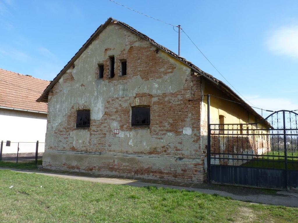 gazdasági épülete A védendő