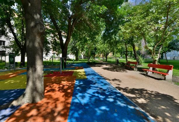Tahi lakótelep fitnesztér Tahi lakótelep pihenőpark A3.