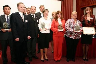 KÖZHASZNÚ TEVÉKENYSÉGEINK KARBONSEMLEGES ÉVES KONFERENCIA Hagyományos éves konferenciánkat 2007. október 25-én a Hotel Gellértben rendeztük.