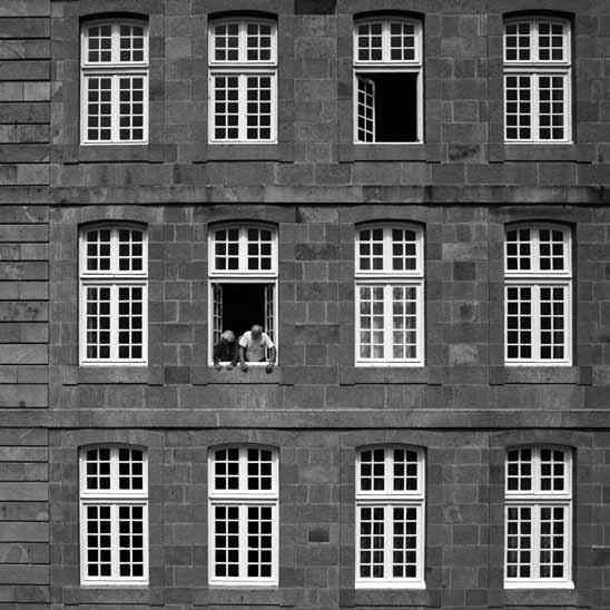 Vari (a cura di Maurizio Garofalo); Caserta, Casa del Fascio - Terremoto - Terrefoto: Riflessi e Riflessioni - Autori vari curata da Giancarlo Pignataro, della Commissione Cultura dell Ordine degli