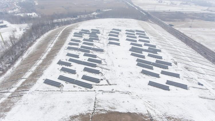 Hazai példa önkormányzati napenergiás erőműre (1 MW) Miskolc, Bogáncs utcai hulladéklerakón