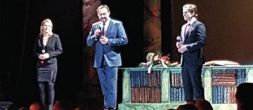 A Kárpát-Haza Opera- Túra érsekújvári állomásán a nemcsak a városvezetés, de a nézők szívélyes üdvözlésében is része volt a társulatnak.