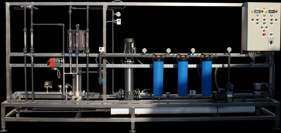 2019/Tengervizes Fordított Ozmózis Berendezések Egyedi tervezésű kétlépcsős tengervizes fordított ozmózis berendezés Technikai adatok BlueClear-RO-200-SW BlueClear-RO-300-SW BlueClear-RO-400-SW