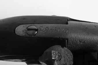 A fegyver L átvevô bélyegzôvel jelölt szerelékei kivétel nélkül vasból készültek.