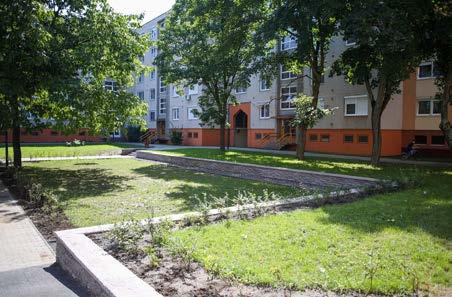 A Deák térhez hasonlóan a Kazinczy tér esetében is új térburkolatokat alakítunk ki, új utcabútorok, hulladékgyűjtők, pingpongasztal kihelyezésére kerül sor.
